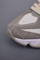 9060 Grey White