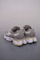 9060 Grey White